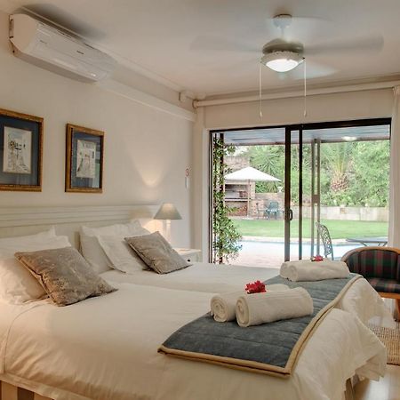 Majorca House Bed and Breakfast Somerset West Exteriör bild