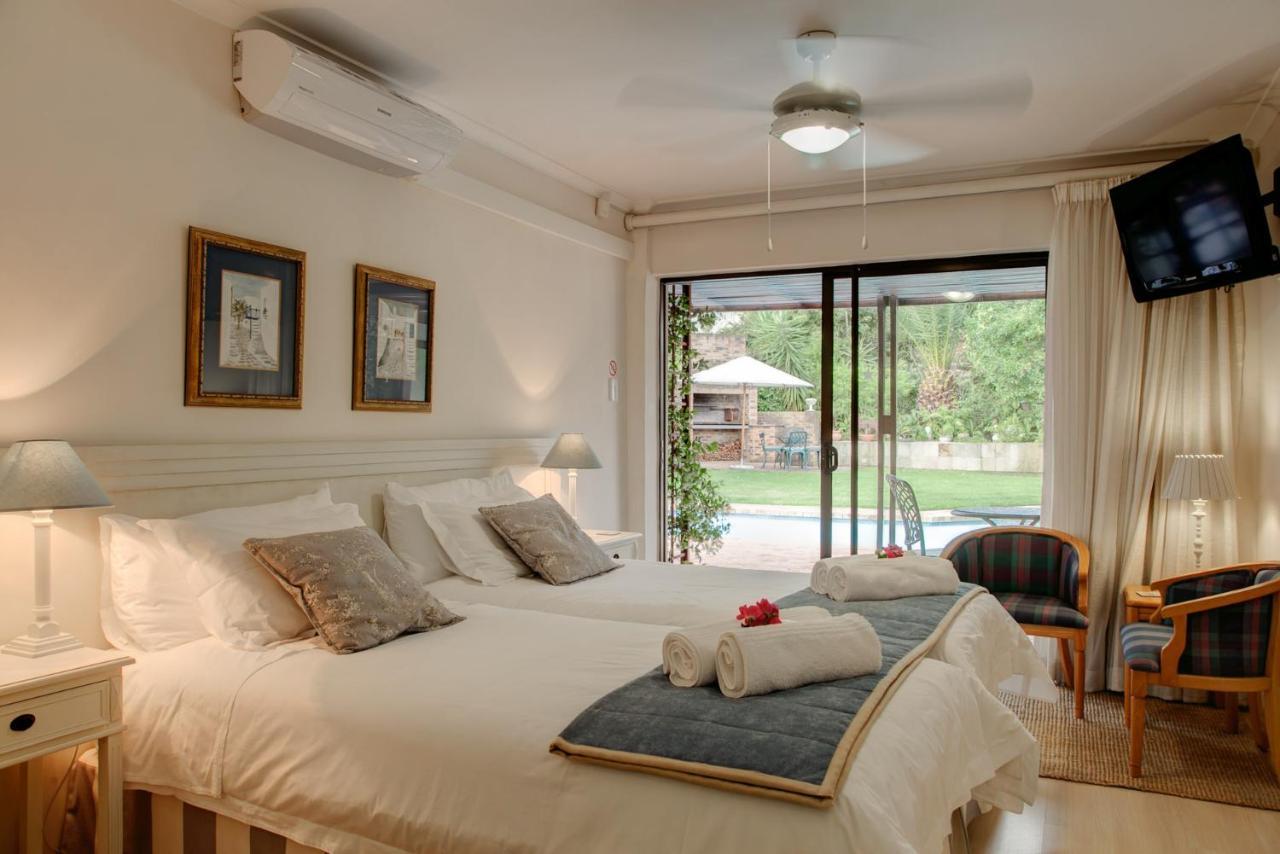 Majorca House Bed and Breakfast Somerset West Exteriör bild