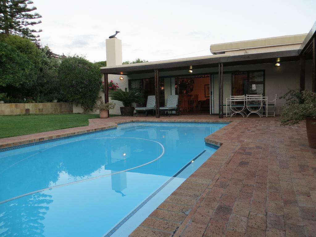 Majorca House Bed and Breakfast Somerset West Exteriör bild