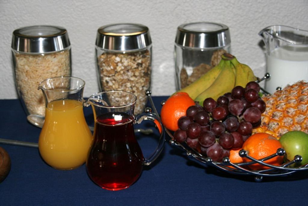 Majorca House Bed and Breakfast Somerset West Exteriör bild