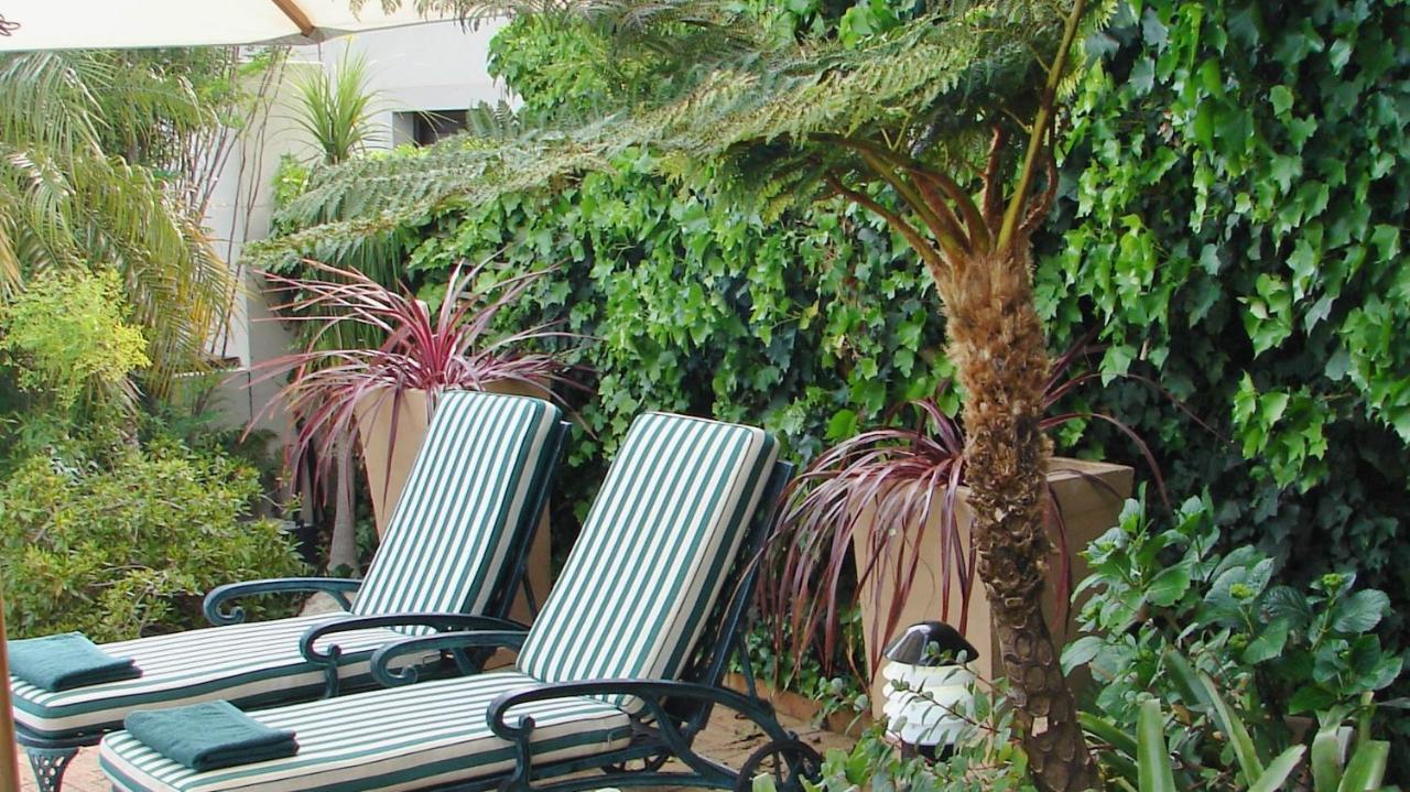 Majorca House Bed and Breakfast Somerset West Exteriör bild